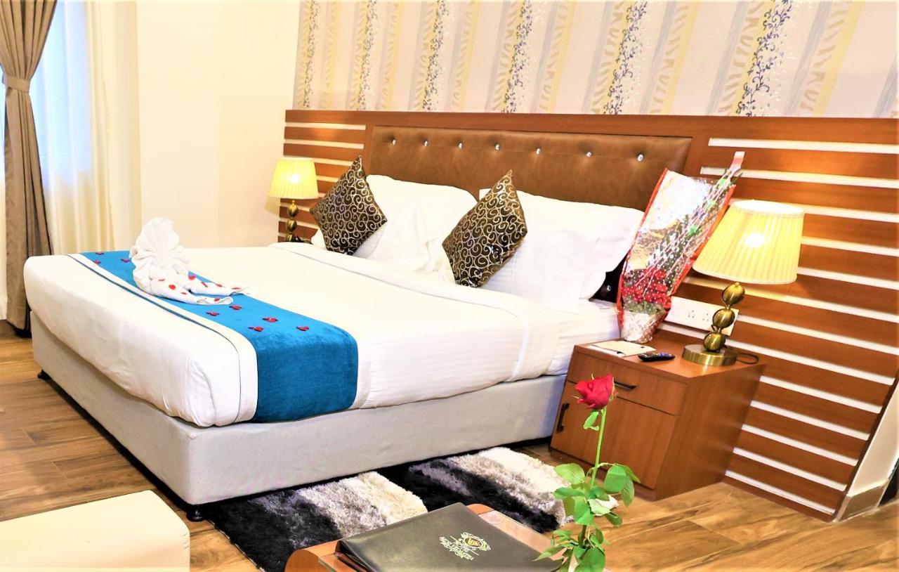 Hotel Sidh Vedantha ปัฏนา ภายนอก รูปภาพ