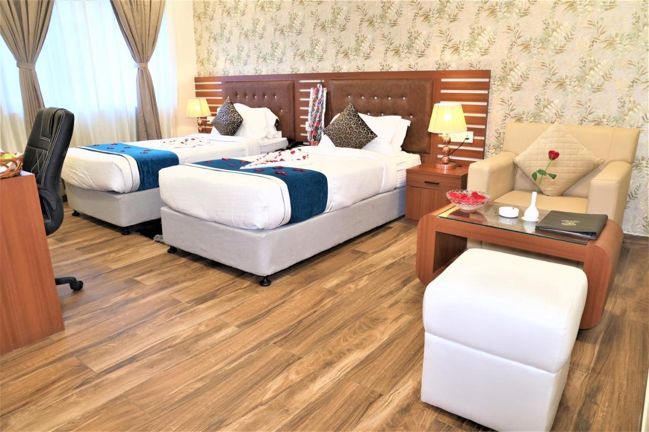 Hotel Sidh Vedantha ปัฏนา ภายนอก รูปภาพ