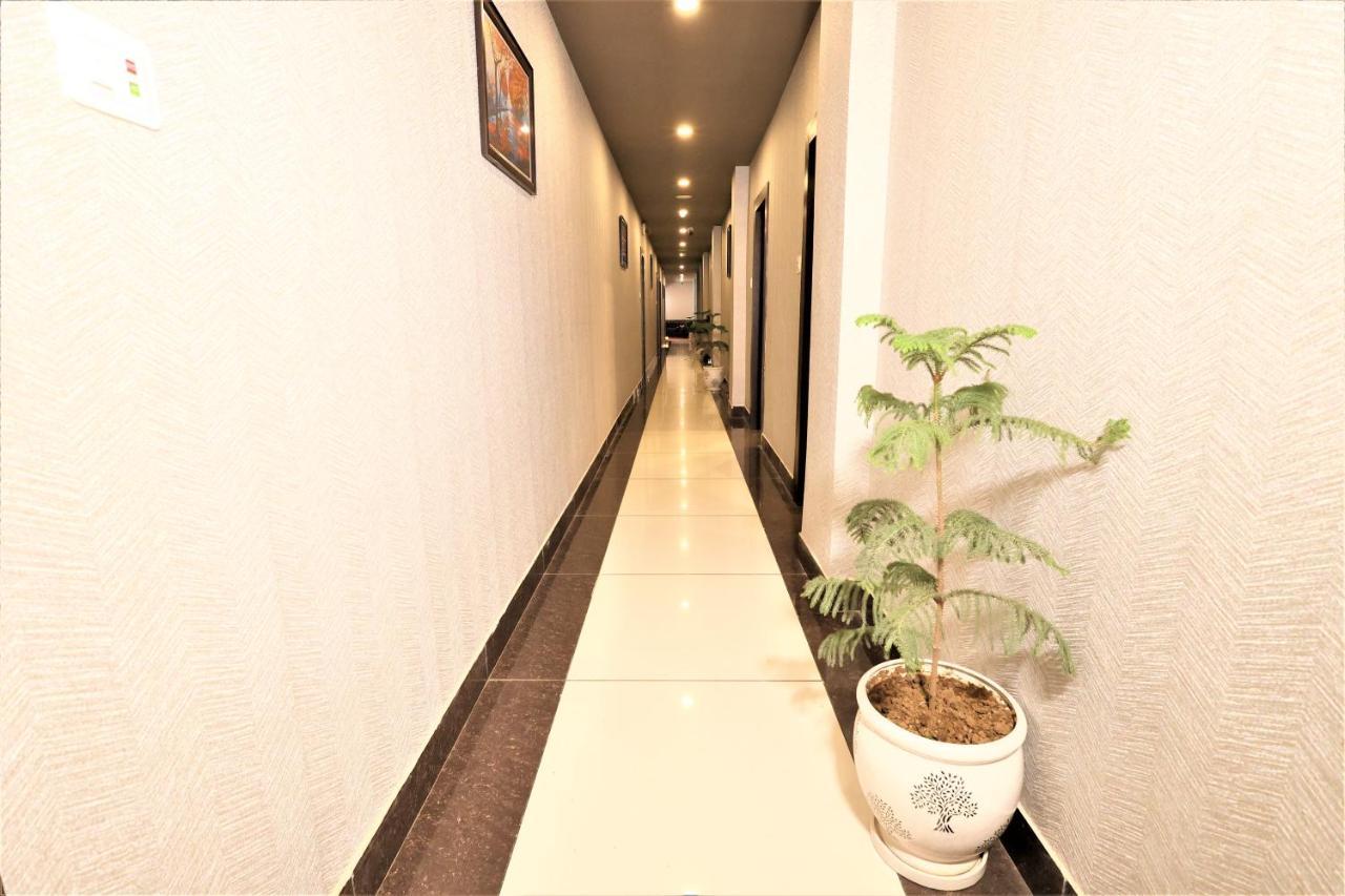 Hotel Sidh Vedantha ปัฏนา ภายนอก รูปภาพ