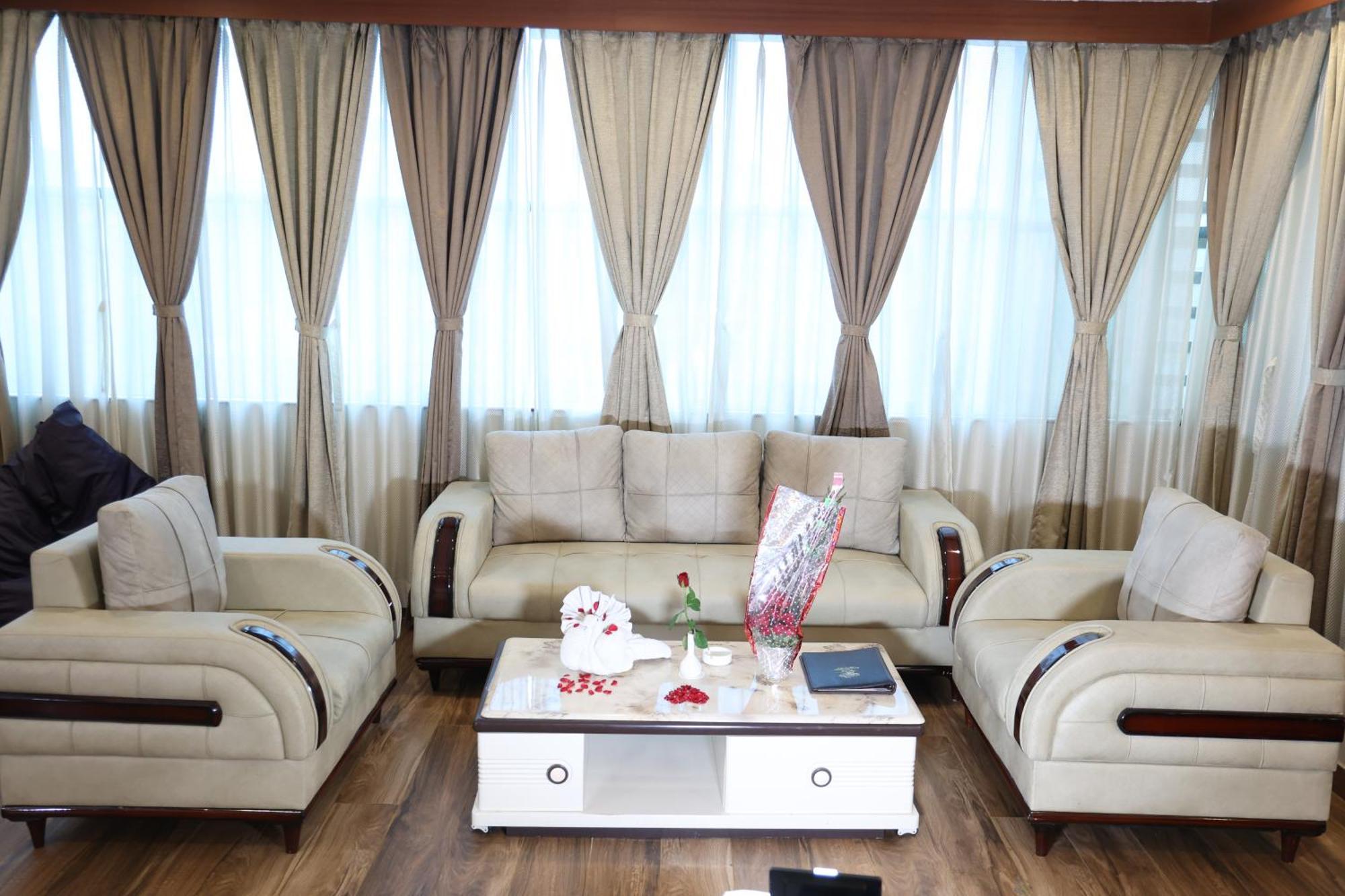 Hotel Sidh Vedantha ปัฏนา ภายนอก รูปภาพ