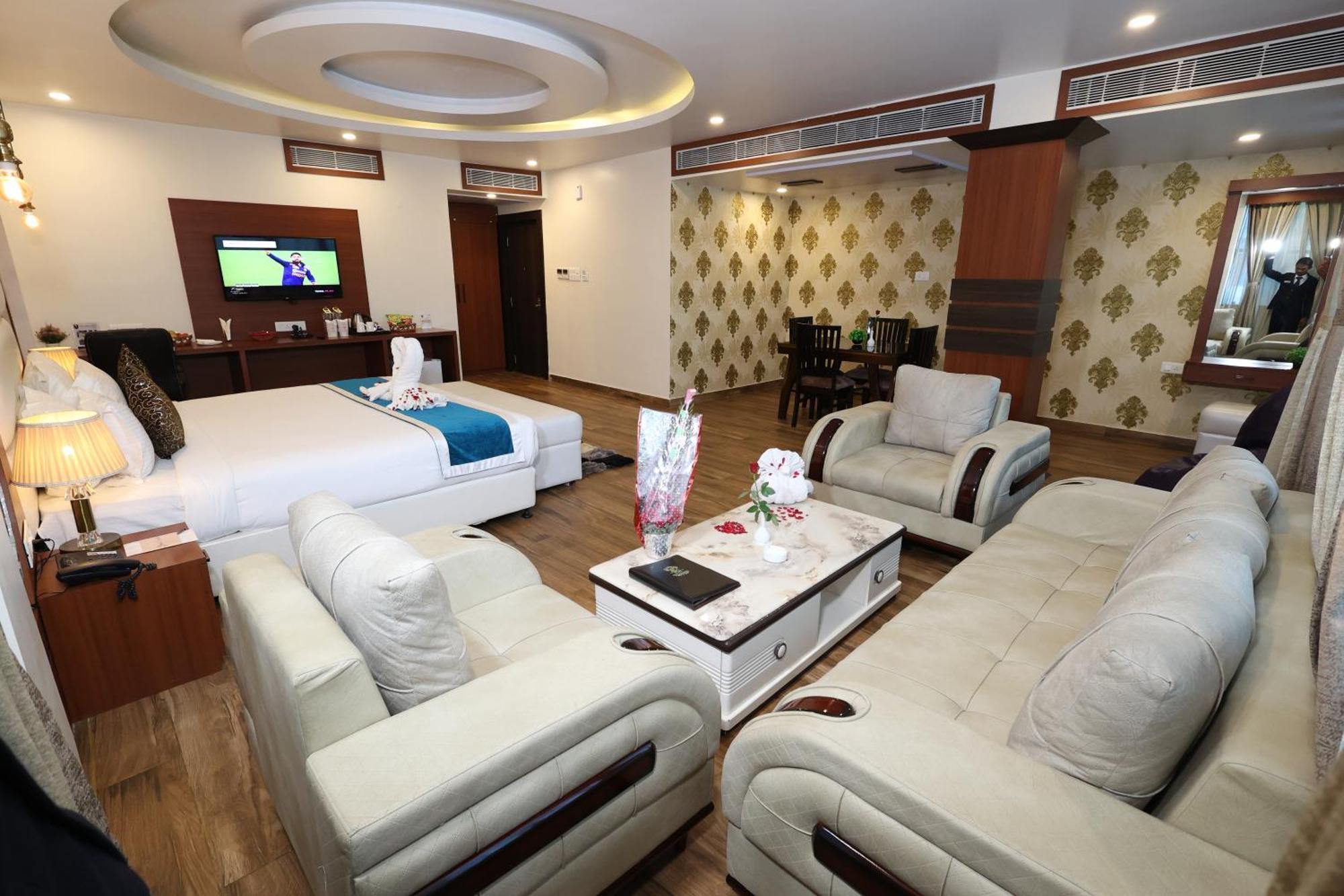 Hotel Sidh Vedantha ปัฏนา ภายนอก รูปภาพ