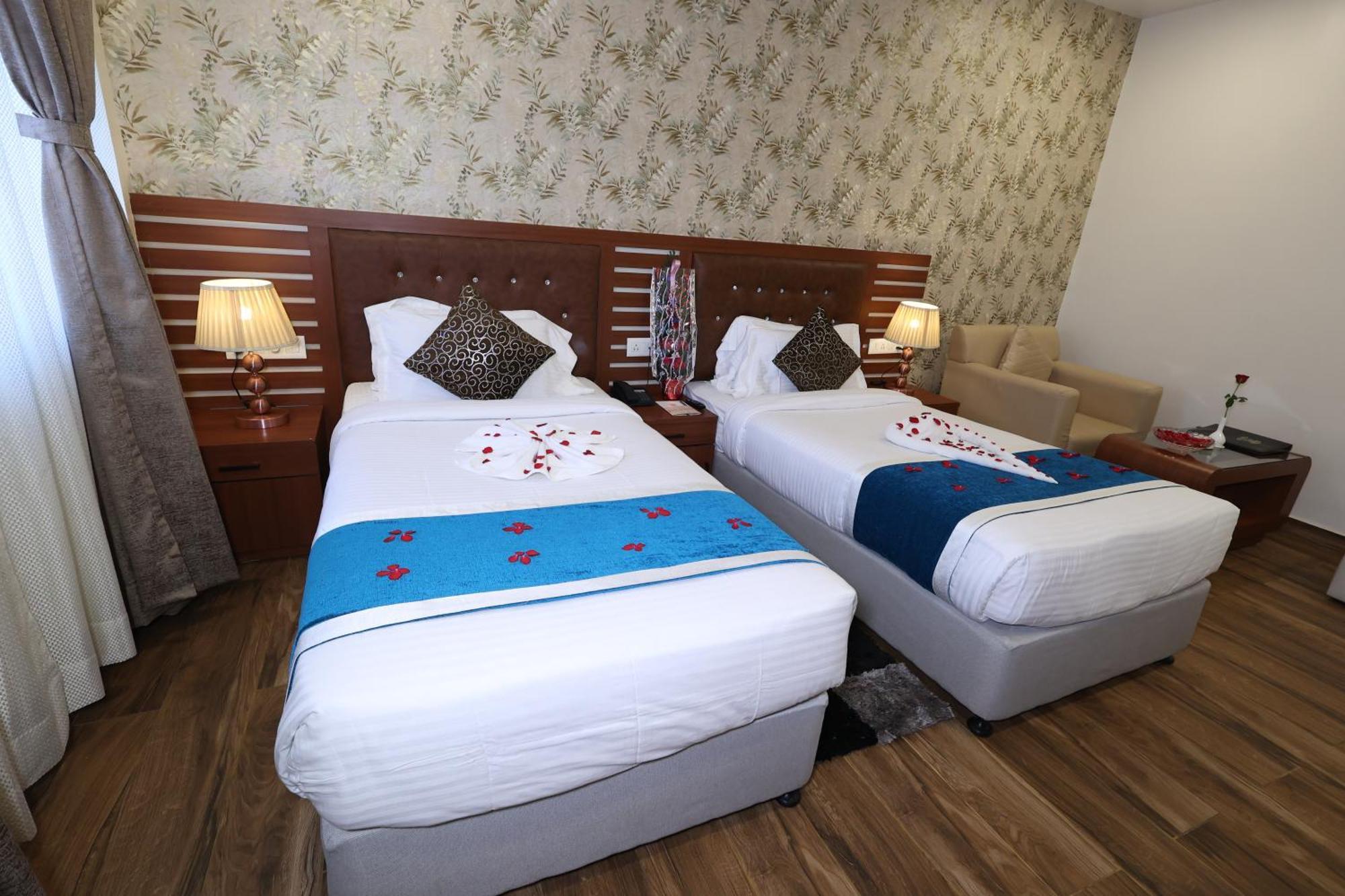 Hotel Sidh Vedantha ปัฏนา ภายนอก รูปภาพ
